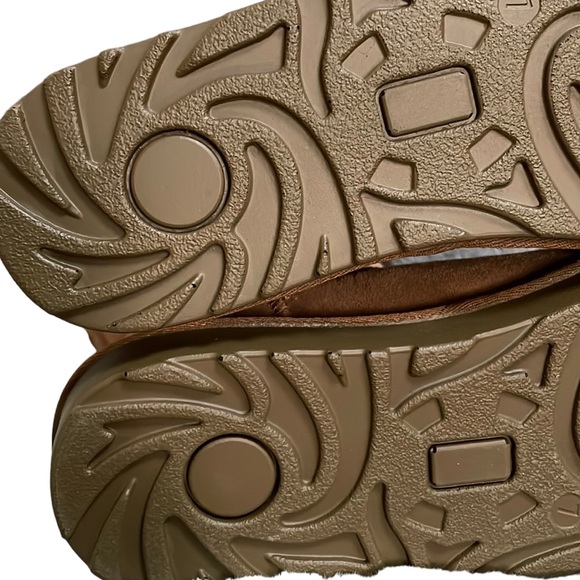 Women’s Winter / Shearling Boot - Picture 3 of 6